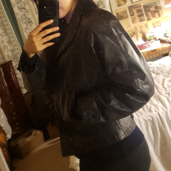 Danier cropped leather jacket - Picture 3 of 7